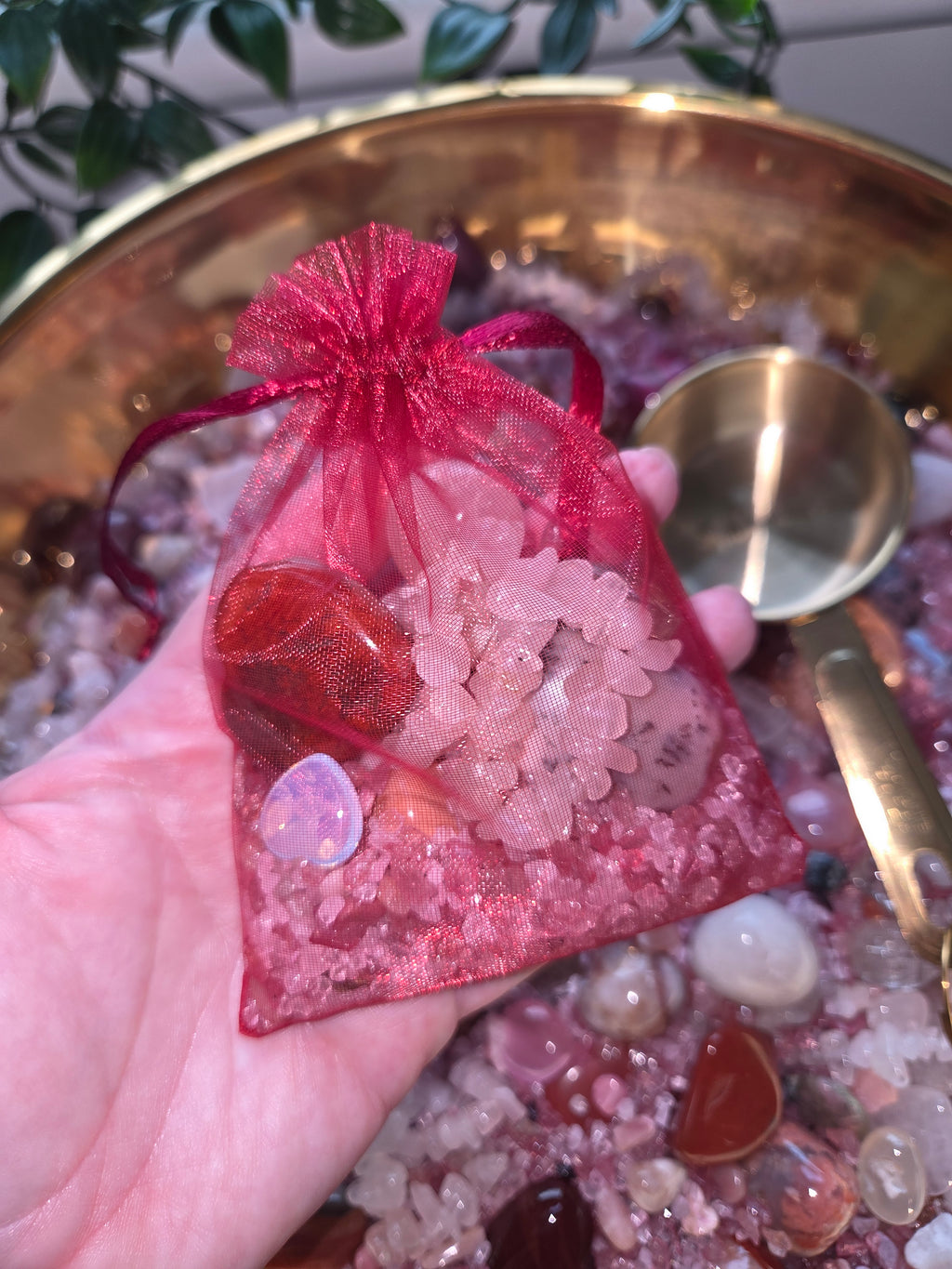 Cupid Crystal Confetti 1/3 scoop