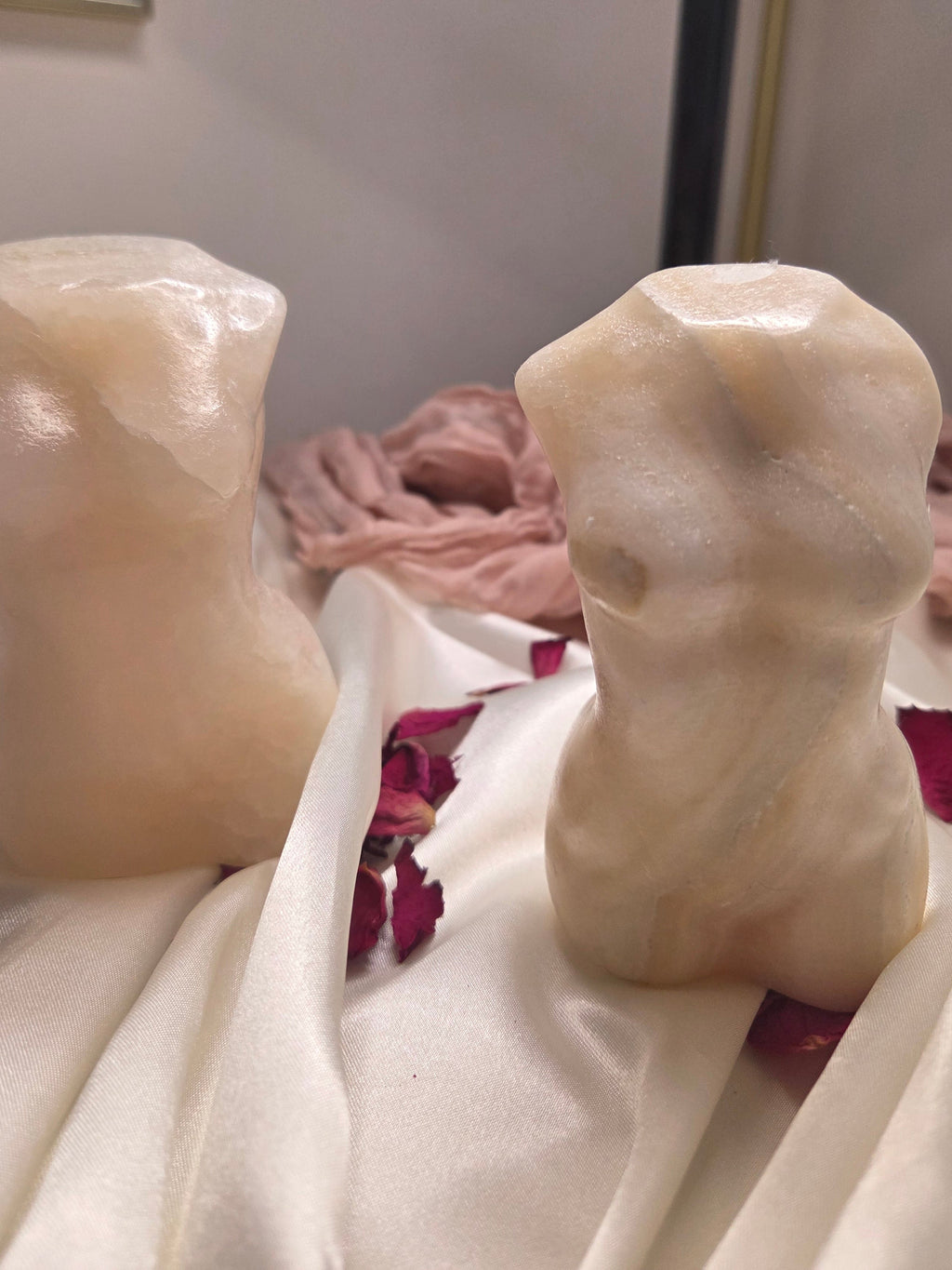 Mangano Calcite Goddess Body